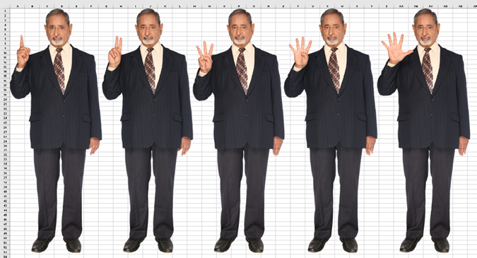 Один и тот же мужчина в пяти позах, показывающий от одного до пяти пальцев.